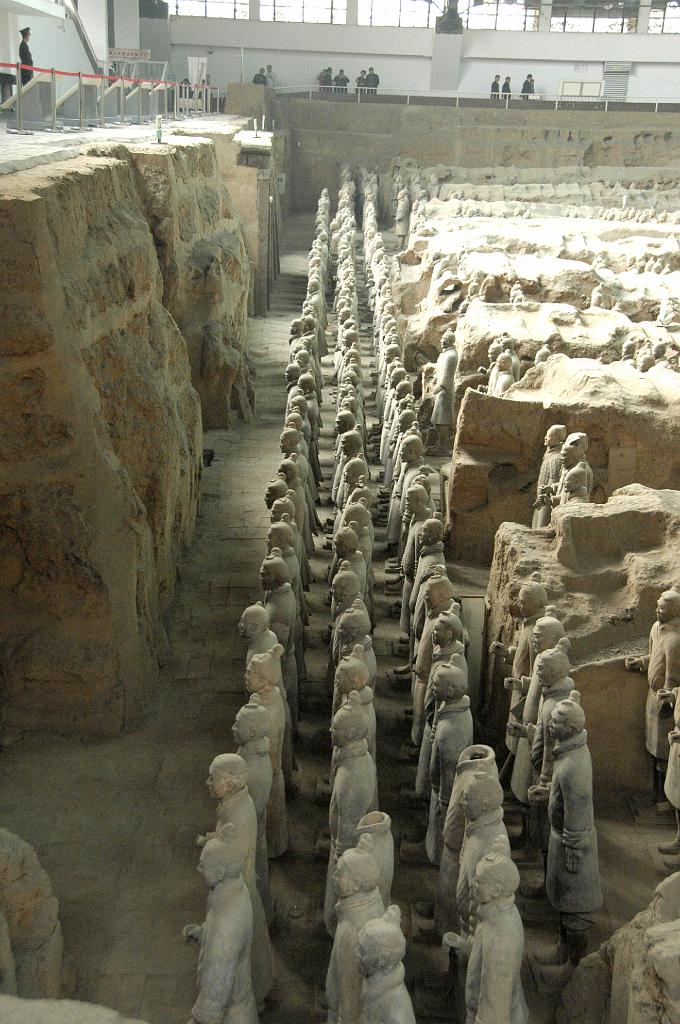 P2007110609.jpg - Xi'an, het Qin Shi Huangdi Museum,  terracottaleger.