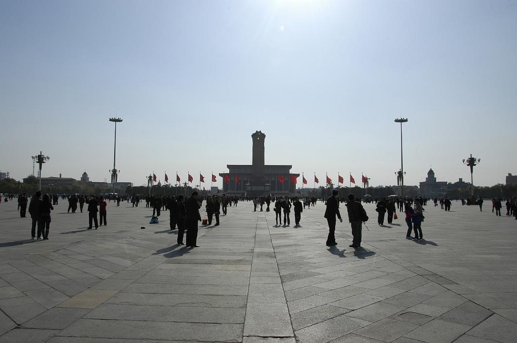 P2007110835.jpg - Beijing. Het Tian'an Men plein.